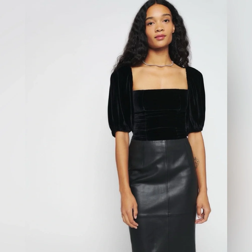 Reformation Luka Black Velvet Top (121)